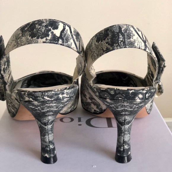 🦒Incredible Toile Sweet-D Dior Slingbacks🦒 - Picture 6 of 8